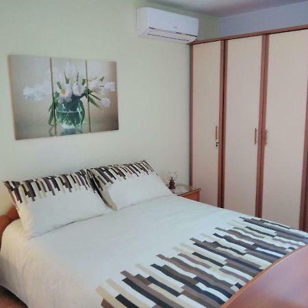 Apartment Tatjana Вис Екстериор снимка