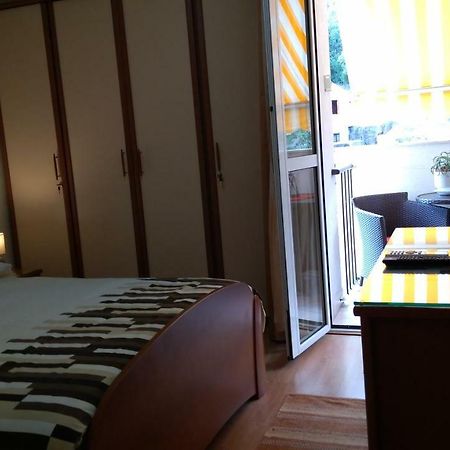 Apartment Tatjana Вис Екстериор снимка
