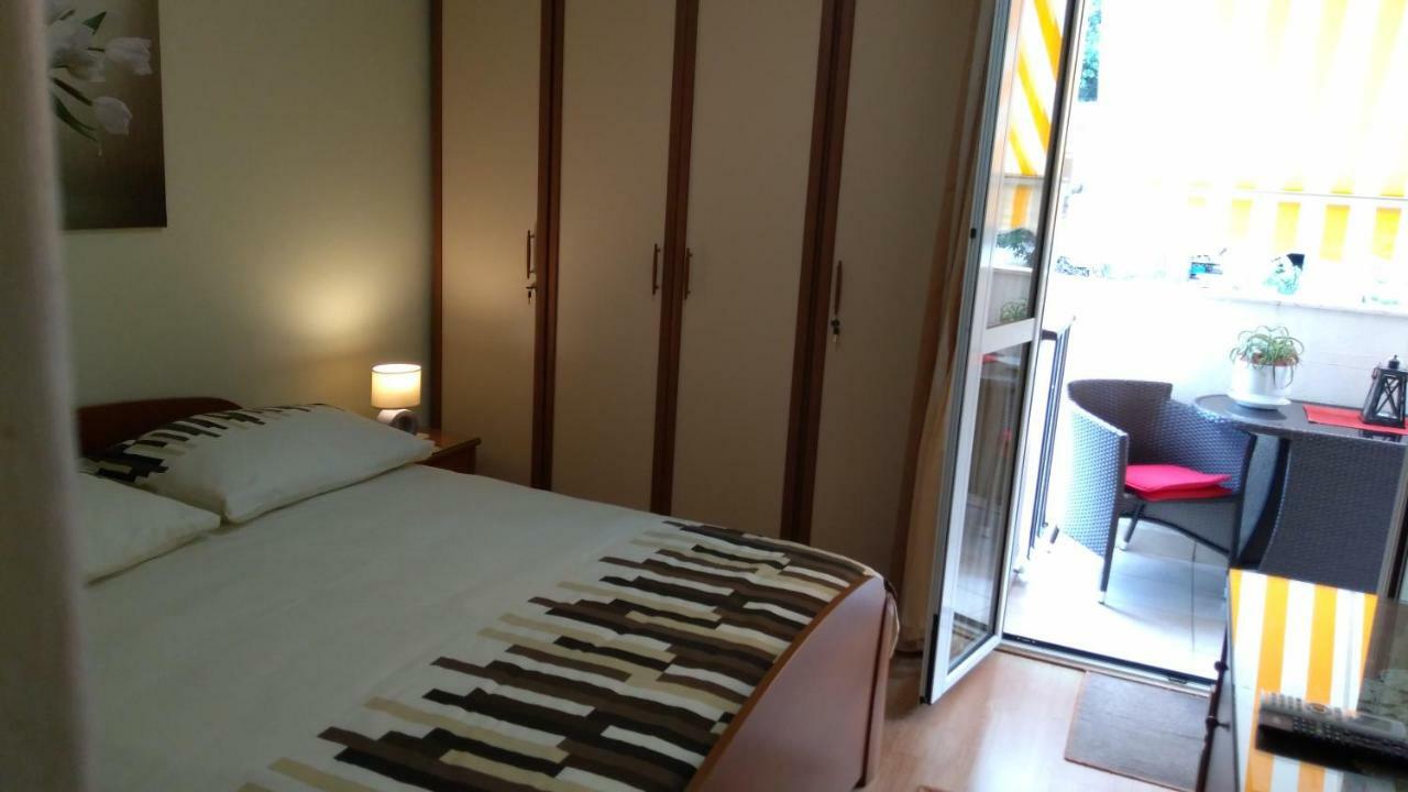 Apartment Tatjana Вис Екстериор снимка