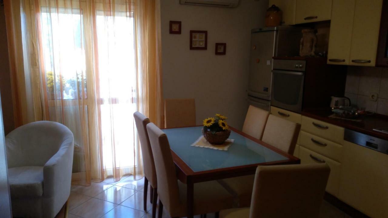 Apartment Tatjana Вис Екстериор снимка