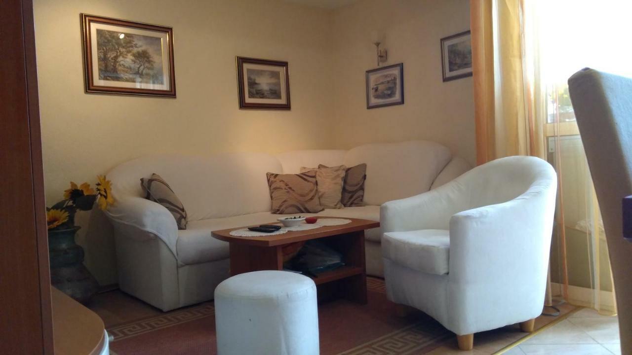 Apartment Tatjana Вис Екстериор снимка