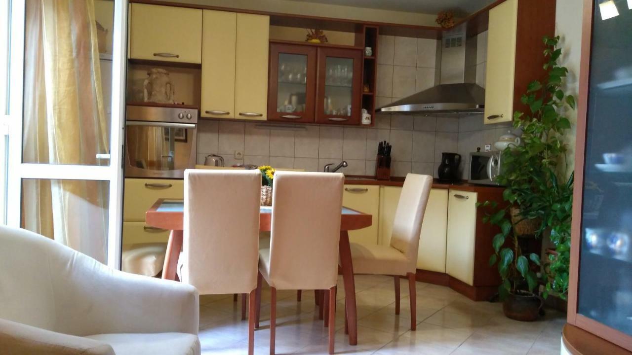 Apartment Tatjana Вис Екстериор снимка