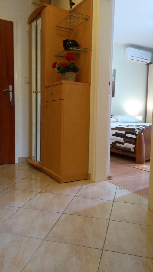 Apartment Tatjana Вис Екстериор снимка